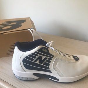 NIB New Balance Women’s Basketball Shoes - Sz 11
